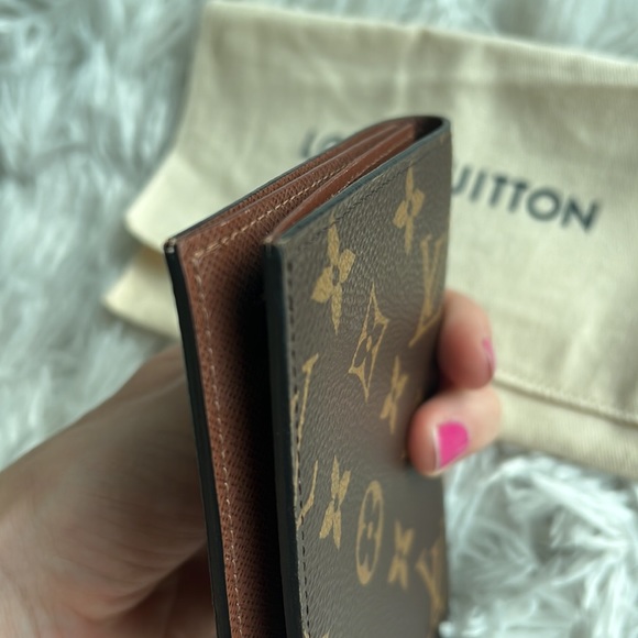 Louis Vuitton Authentic Monogram Canvas Passport Cover - Picture 7 of 7